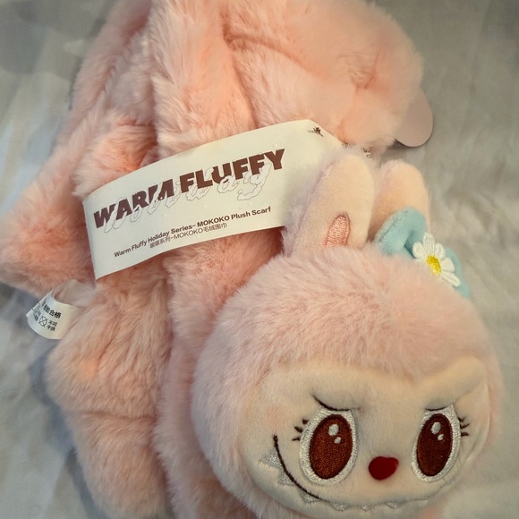 Pop Mart Mokoko Warm Fluffy Scarf - Picture 2 of 4
